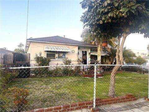 Photo of 601 W Elm Avenue, Inglewood, CA 90301 (MLS # SB25261726)