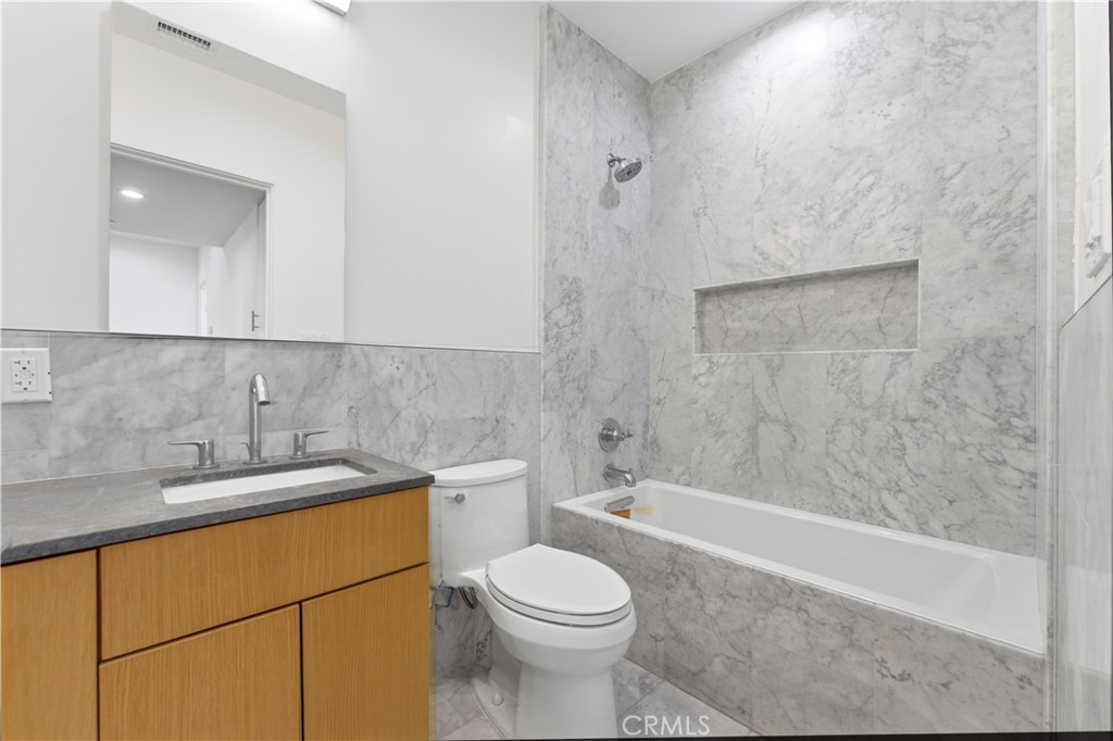 3601 Mclaughlin Avenue