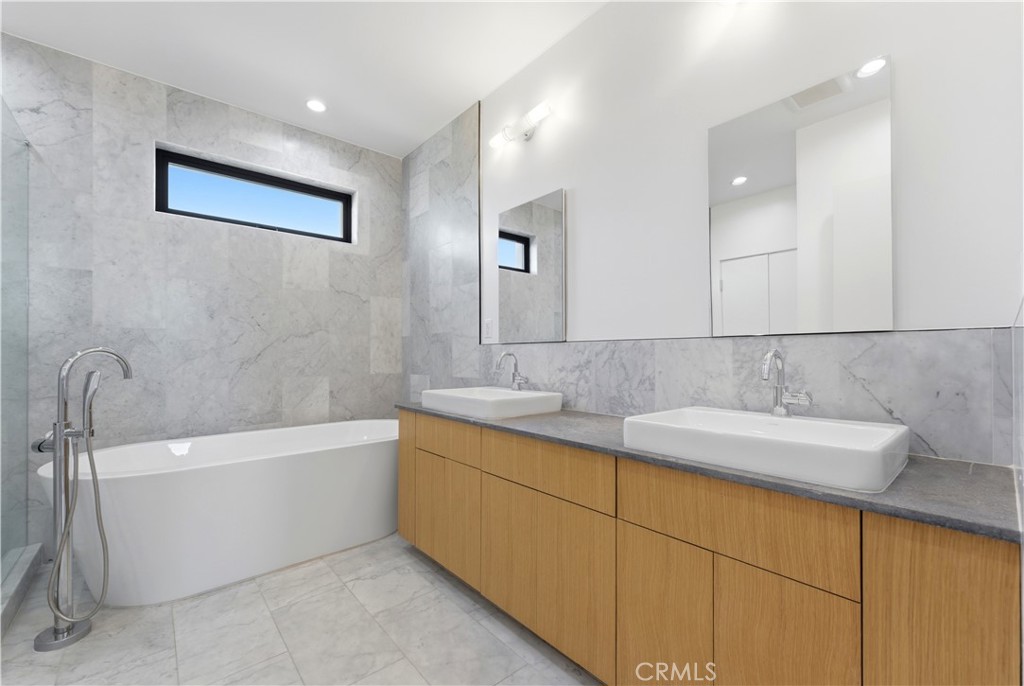 3601 Mclaughlin Avenue