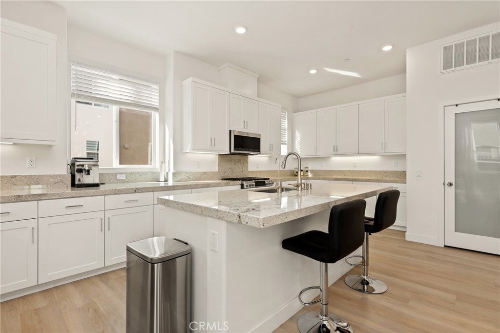 257 Sash, Irvine CA 92618 - Photo 6