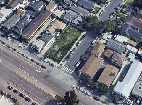 Photo of 949 W 65th St, Los Angeles, CA 90044 (MLS # SR25249515) Photo of 949 W 65th St, Los Angeles, CA 90044 (MLS # SR25249515)