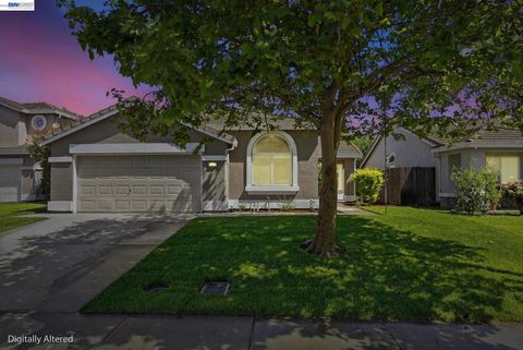 Photo of 4342 Sardina Ct Ct, Stockton, CA 95206 (MLS # 41130259)