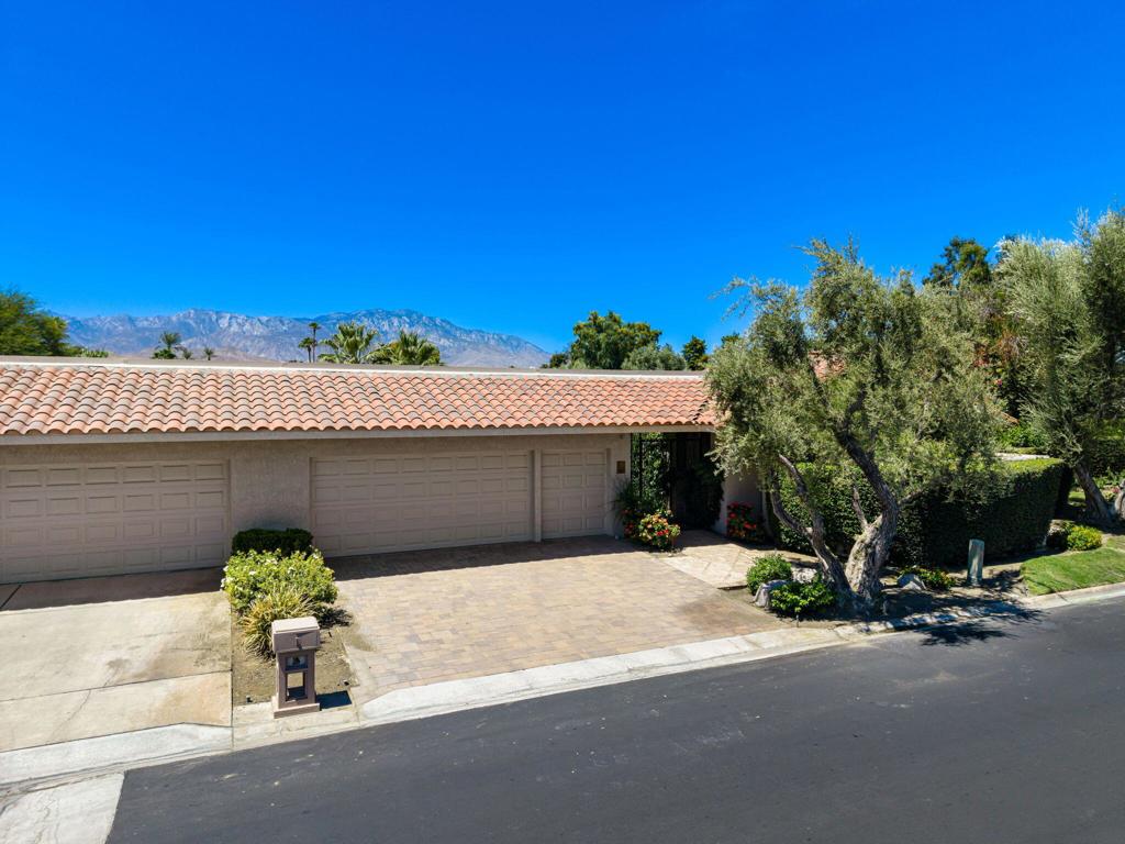 5 Stanford Drive