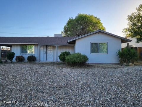 Photo of 325 Oak Fair Way, Bakersfield, CA 93309 (MLS # SR26069170)