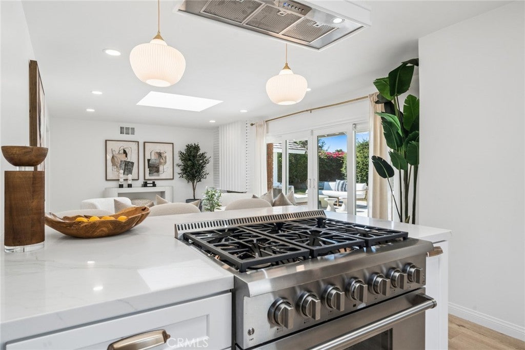 926 Bellis Street, Newport Beach CA 92660 - Photo 8