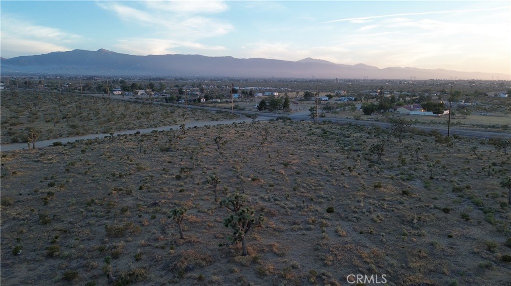 3098 La Nesa RD