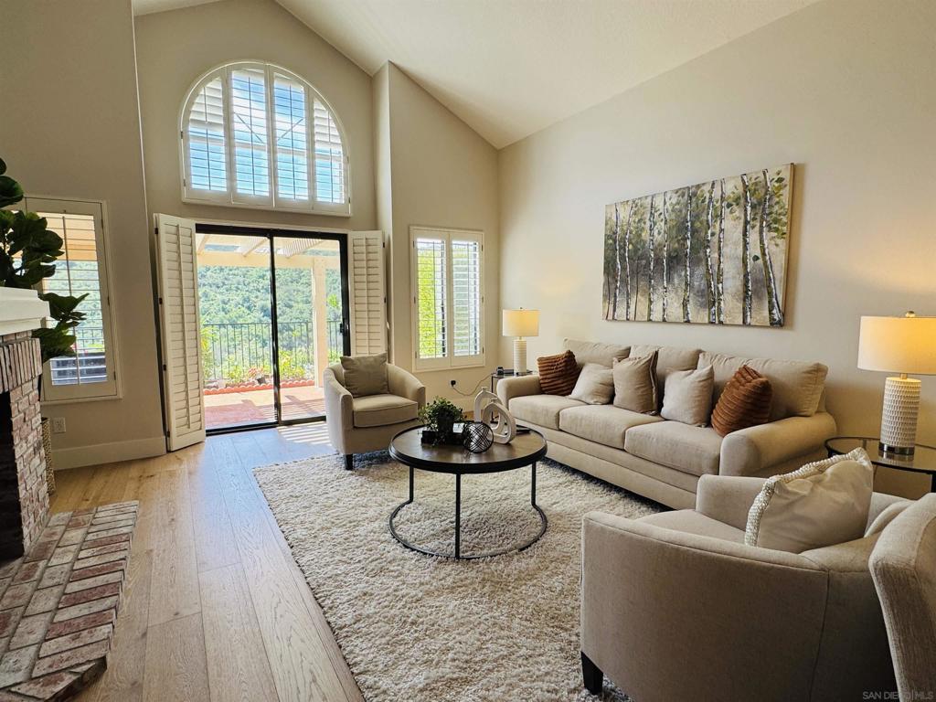 28782 Vista Valley Dr