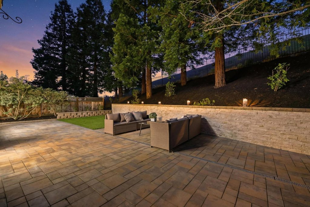 415 Eagle Valley Way