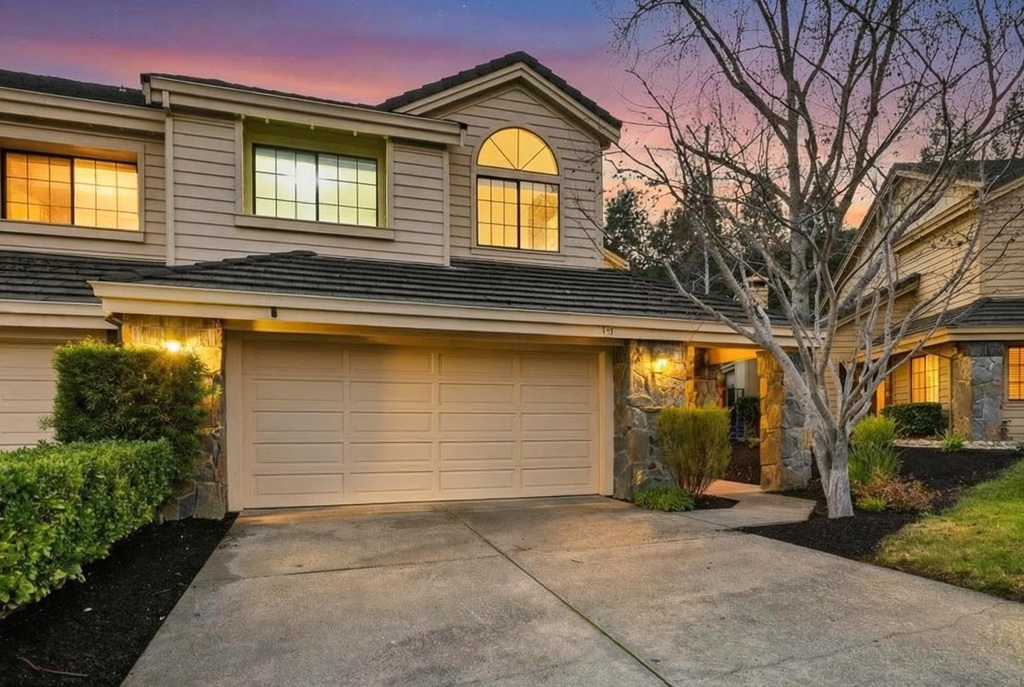 415 Eagle Valley Way