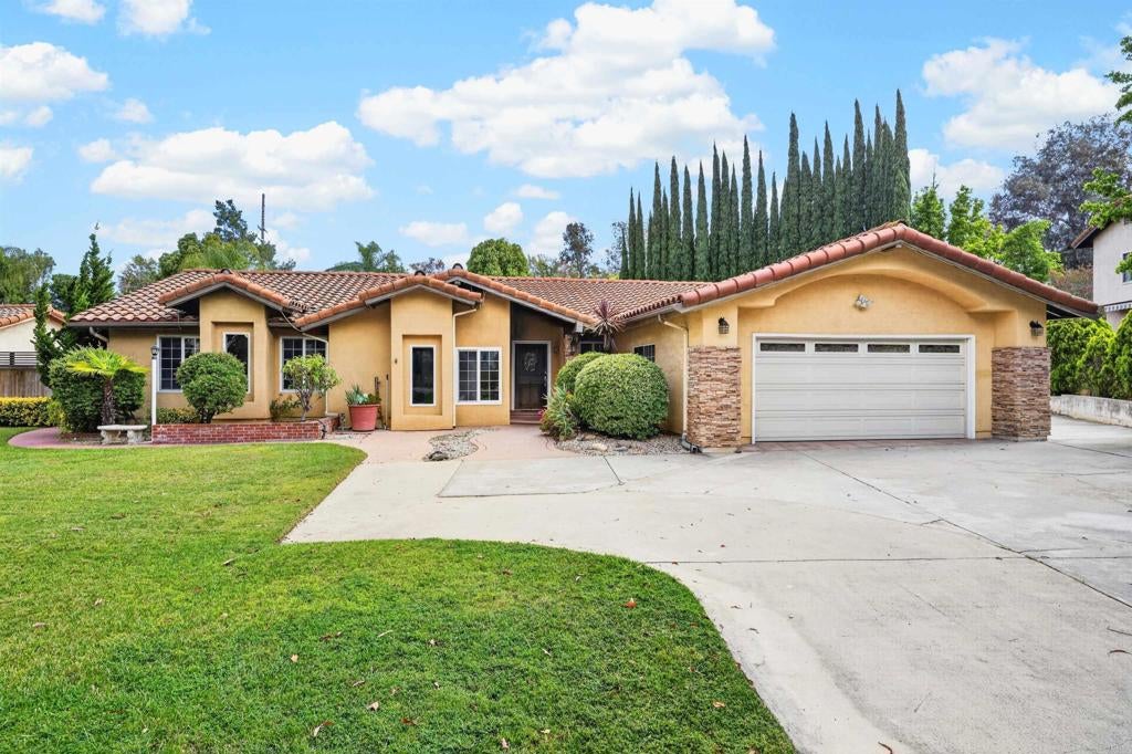 1654 Candlelight Ave Ave, Escondido CA 92029
