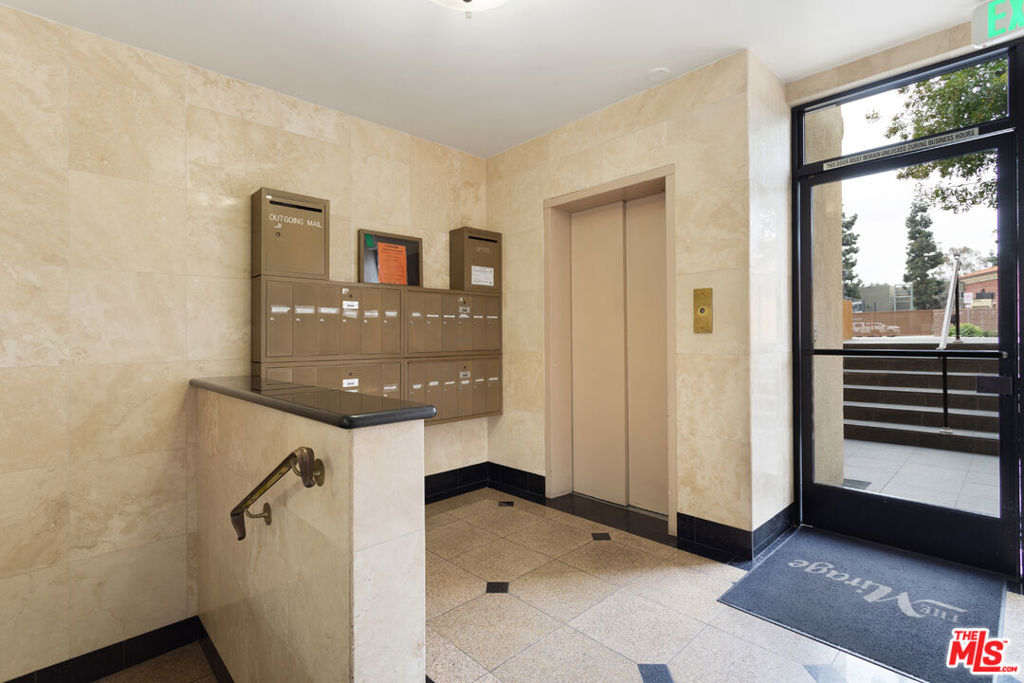 947 W 30th Street