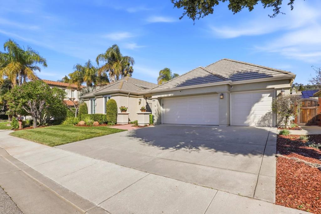 19076 Savannah Court