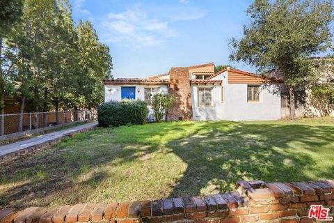 Photo of 1153 Ruberta Avenue, Glendale, CA 91201 (MLS # 25625827)