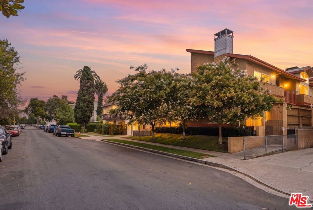 11918 Avon Way 6, Los Angeles CA 90066