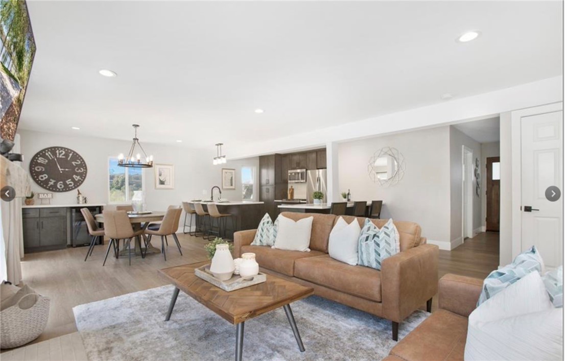 Recently remodeled and beautifully appointed, this 4-bedroom, 3-bath residence is tucked away on a quiet private community in the coveted East Bluff neighborhood of Newport Beach. Thoughtfully updated with modern finishes throughout, the home offers a blend of comfort and understated elegance. Ideally located just minutes from the natural beauty of Back Bay, the upscale shops and dining at Fashion Island, and the UCI campus. A rare lease opportunity that captures the essence of coastal living in one of Orange County’s most sought-after communities.