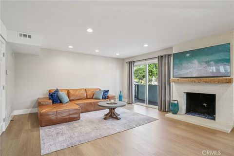 835 Amigos Way 8 Newport Beach CA 92660