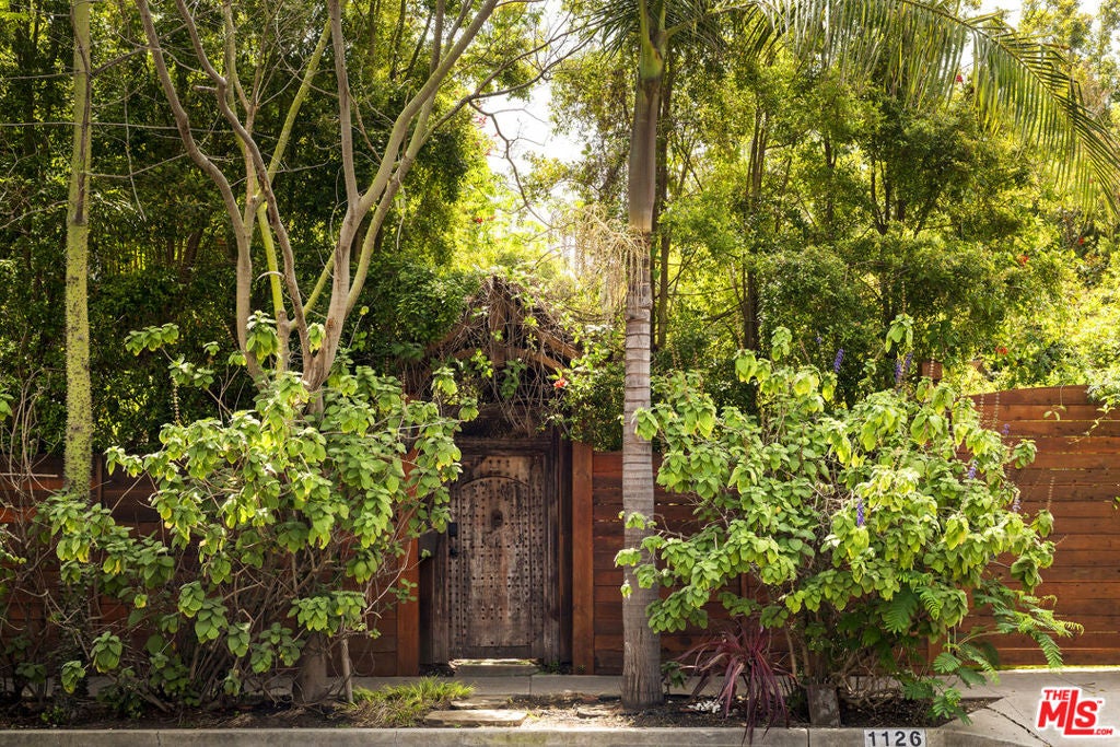 1126 Indiana Avenue, Venice CA 90291
