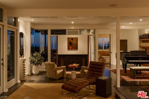 Los angeles beach houses ocean views 1340 n tigertail road los angeles ca 90049