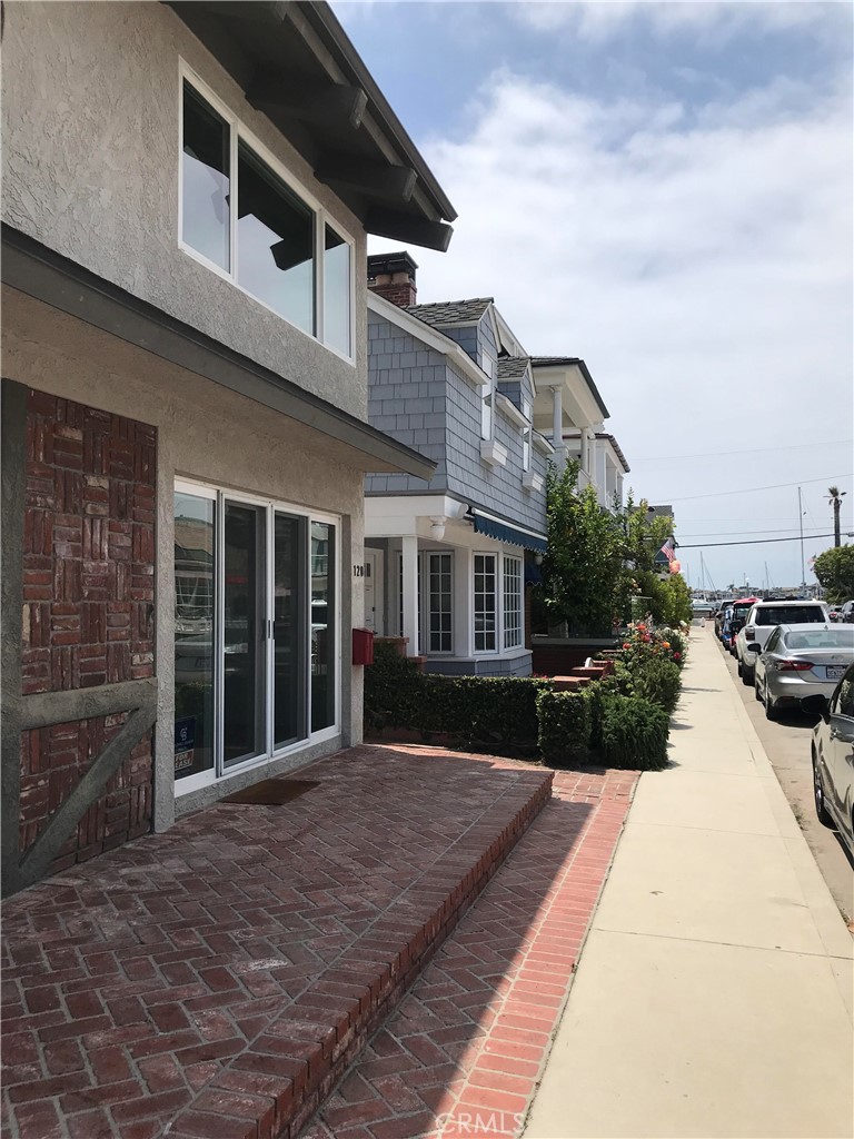 120 Diamond Avenue