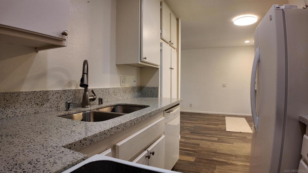 6330 Genesee Ave 213