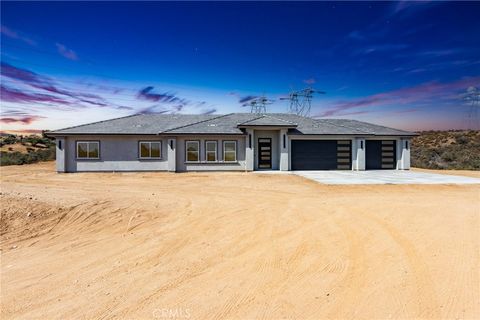 Photo of 6848 Braceo Street, Oak Hills, CA 92344 (MLS # HD26079997)