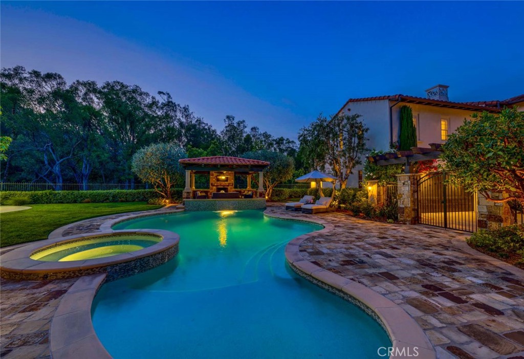 10905 Silverado Terrace