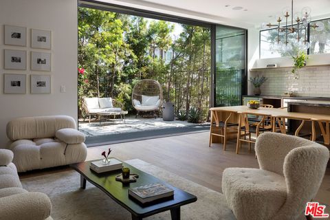 1927 18th Street C Santa Monica CA 90404