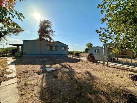 Photo of 5261 N Intake Boulevard, Blythe, CA 92225 (MLS # 219115154DA) Photo of 5261 N Intake Boulevard, Blythe, CA 92225 (MLS # 219115154DA)