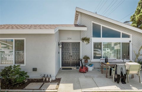 Photo of 204 Springfield Avenue, Huntington Beach, CA 92648 (MLS # PW26205444)