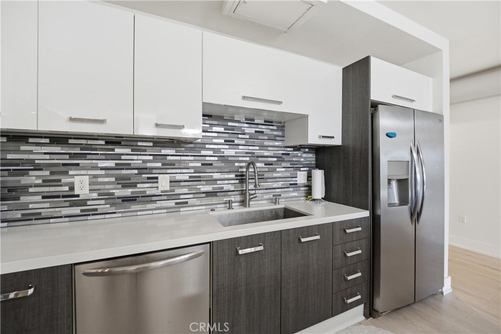 Photo of 433 Pine Avenue #201, Long Beach, CA 90802 (MLS # PW26142615)