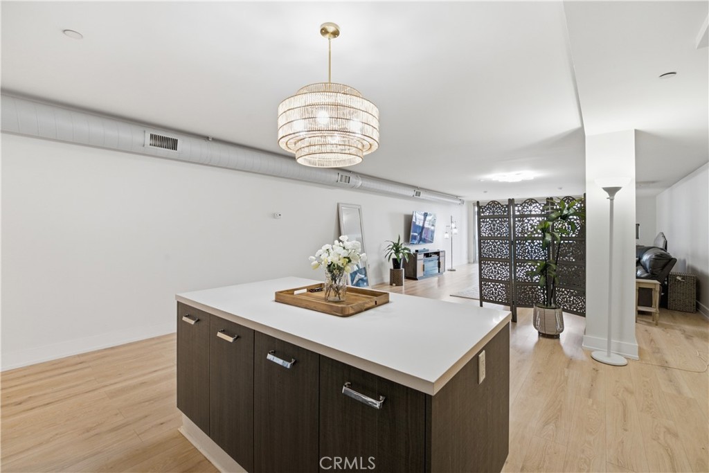 433 Pine Avenue 201