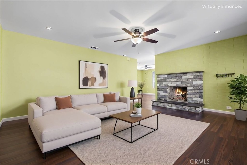 1276 N Alessandro