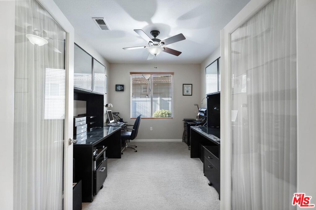 FOUR SEASONS - Residential