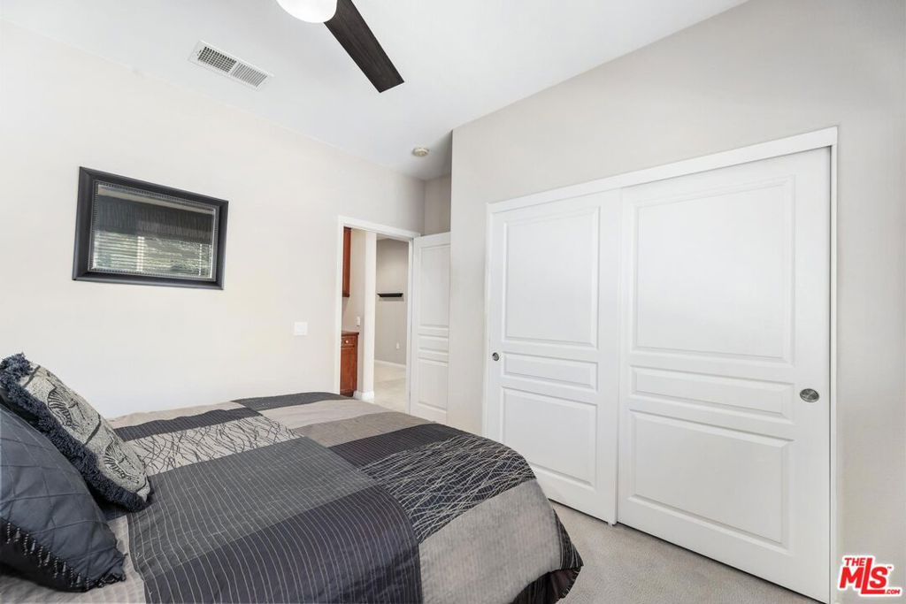 FOUR SEASONS - Residential