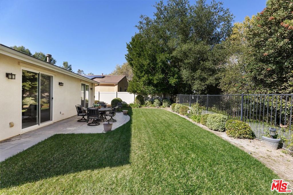 FOUR SEASONS - Residential