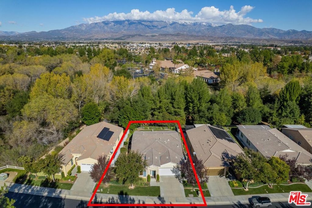 FOUR SEASONS - Residential