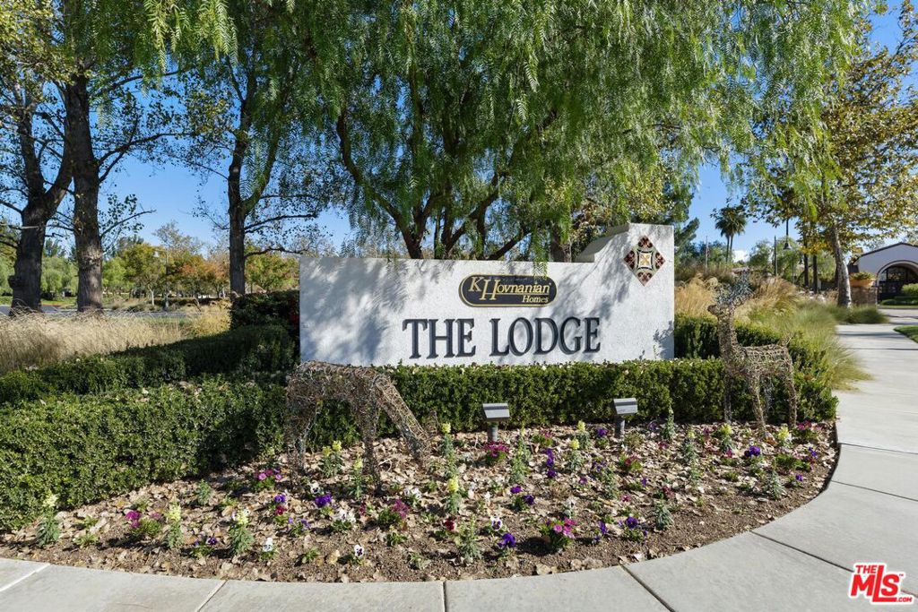 FOUR SEASONS - Residential