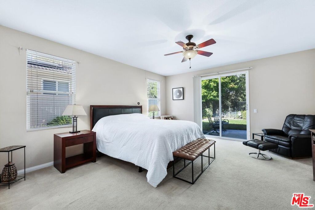 FOUR SEASONS - Residential