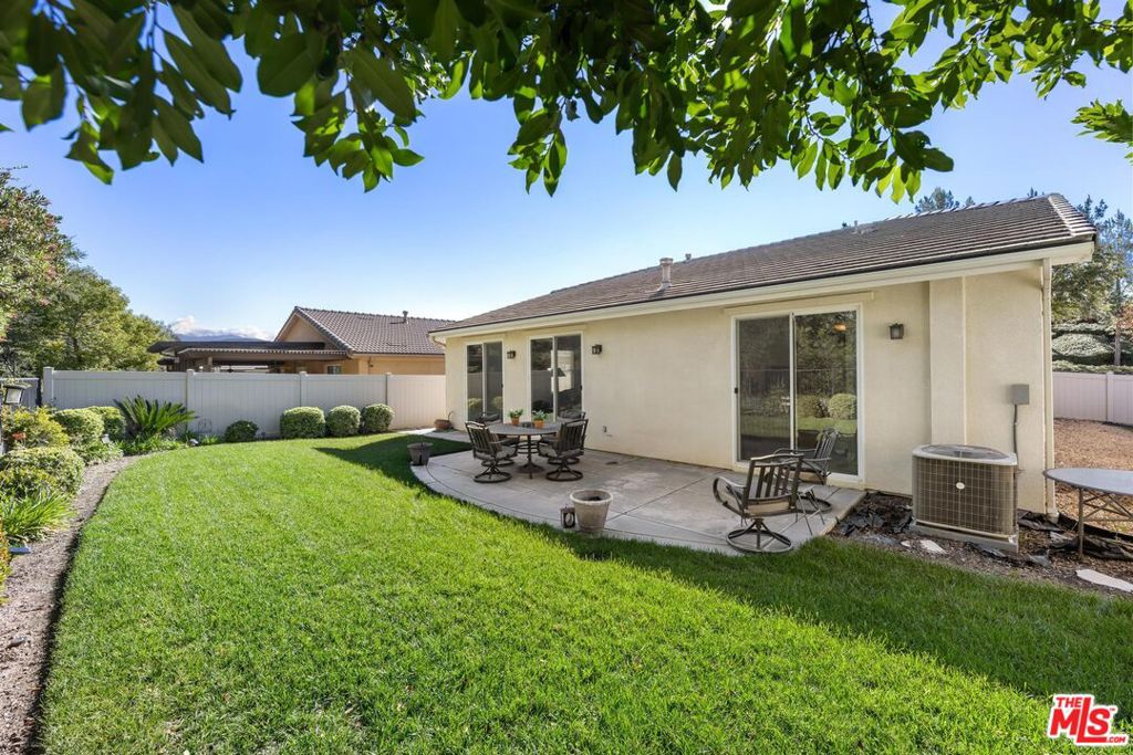 FOUR SEASONS - Residential