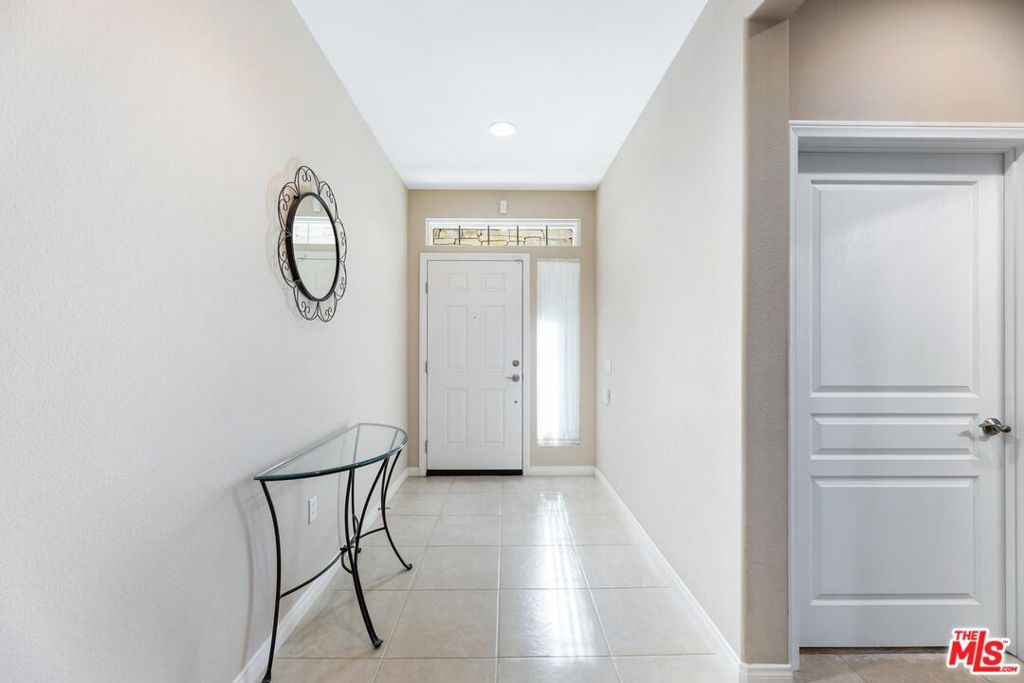 FOUR SEASONS - Residential