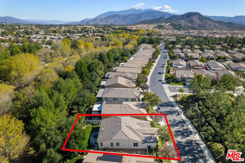 FOUR SEASONS - Residential