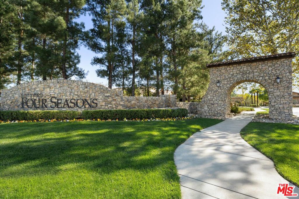 FOUR SEASONS - Residential