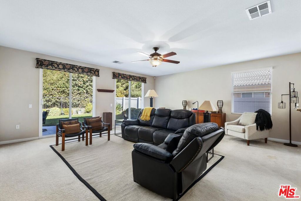 FOUR SEASONS - Residential