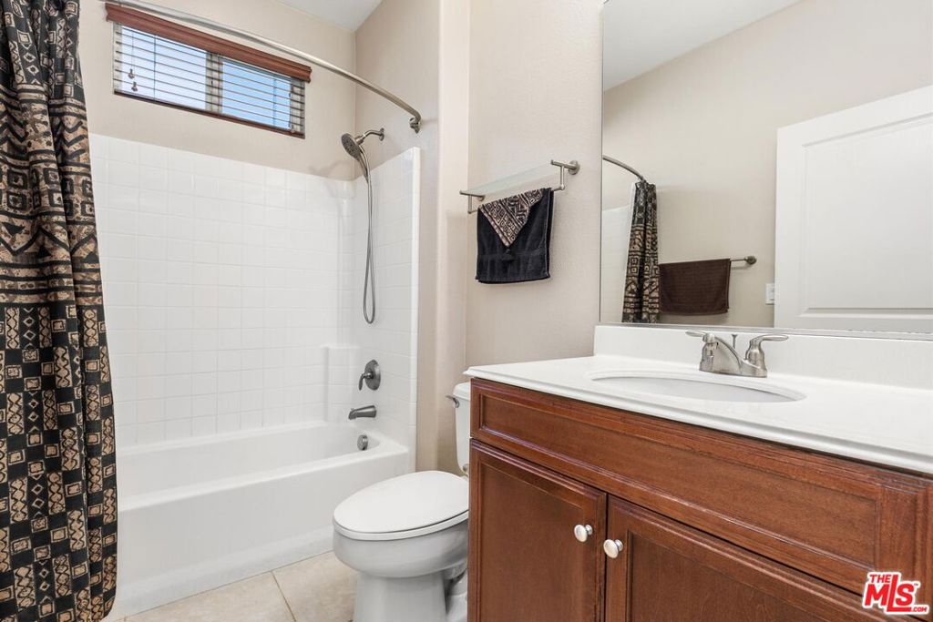 FOUR SEASONS - Residential