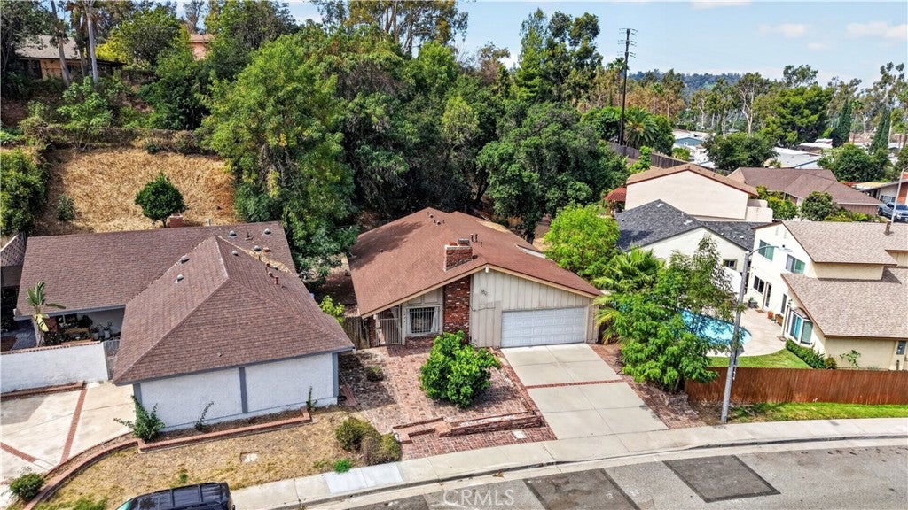 1808 E Woodgate
