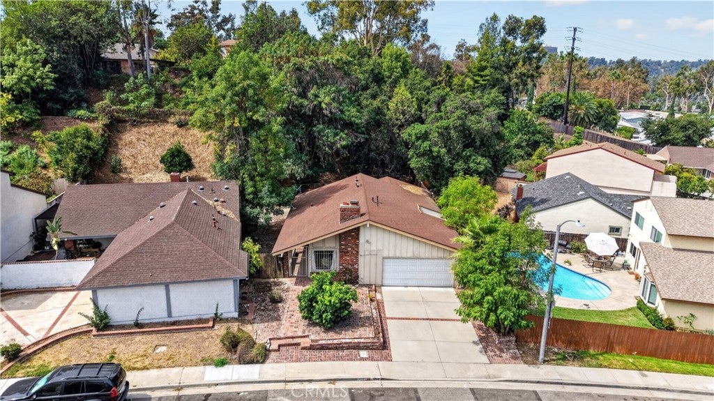 1808 E Woodgate