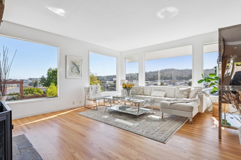 28 Marina Court Dr