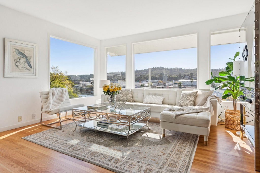 28 Marina Court Dr