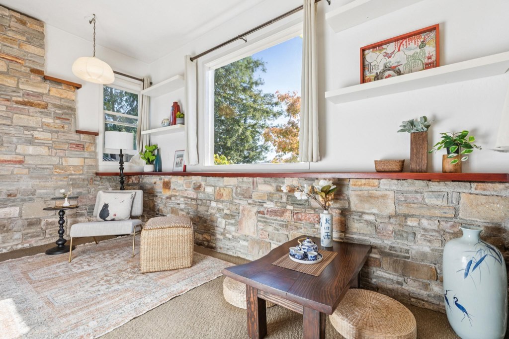 28 Marina Court Dr