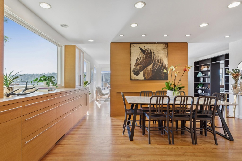 28 Marina Court Dr